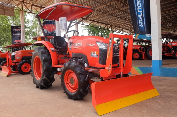 รถไถรุ่น L3608 อุปกรณ์ ใบมีด + ผาน 1 ตัว ดาวน์ 10,000 บาท โทรเลย 089-0111624 ด่วนๆ