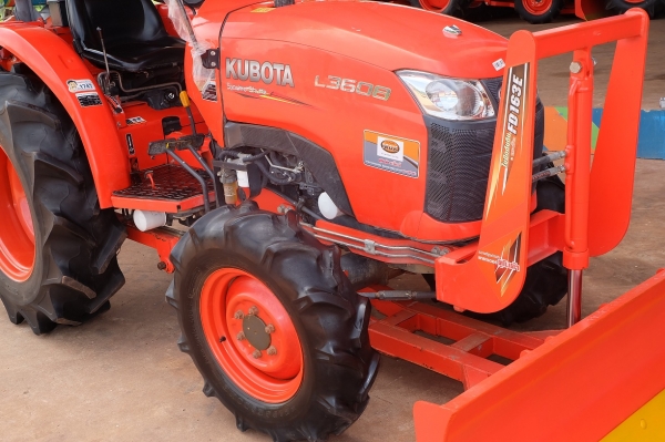 รถไถรุ่น L3608 อุปกรณ์ ใบมีด + ผาน 1 ตัว ดาวน์ 10,000 บาท โทรเลย 089-0111624 ด่วนๆ