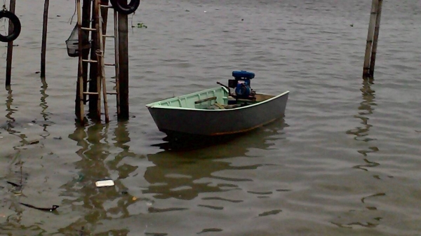 ขาย เรือ11ฟุตพร้อมเครื่อง yamaha 6 แรง + ชุดหาง3k