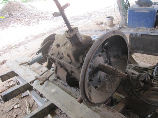 เกียร์อีซูซุ 6 ล้อหัวยาว เกียร์ 5 และเกียร์ถอย มีเสียงดัง.   ขาย 3800