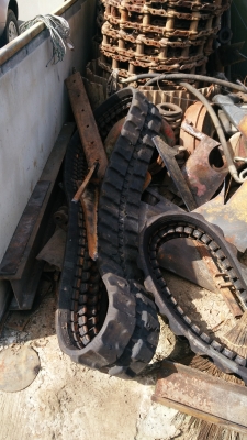 ขายแทรคยาง pc30 สภาพสวย ข้อถี่ 78 ข้อ