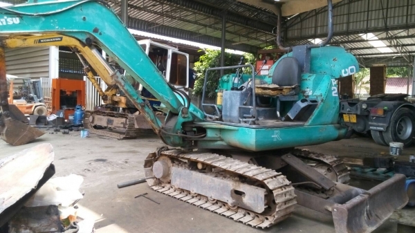 ขายรถแมคโค PC-20-7 สภาพสวย ช่วงล่าง 80\% เอกสาร อินวอย เครื่องเดิมปั๊มเดิม ขายด่วน 180000