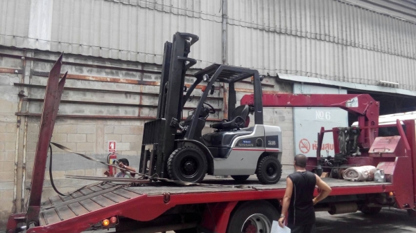 ขายจริง ส่งจริง ขายรถโฟร์คลิฟทปรับสภาพ Nissan เครื่องยนต์ดีเซล ขนาด 2.5 ตัน เสา 3 ตอน สูง 6 เมตร ติด sideshift ให้ลูกค้าจังหวัด กทม