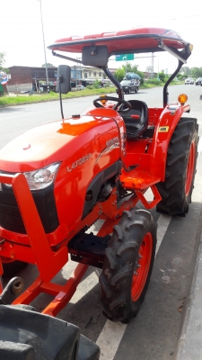 ขายรถแทรกเตอร์ kubota 4708 SP