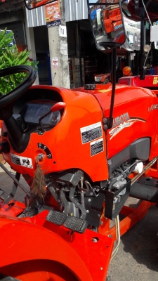 ขายรถแทรกเตอร์ kubota 4708 SP