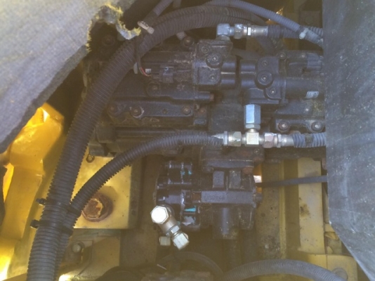 ขายรถแบคโฮ KOBELCO SK135SR YY04 ปี 2006 รถเก่าญี่ปุ่นไม่เคยใช้งานในไทย  สภาพสวยพร้อมใช้งาน มีVDOการทำงานครับ