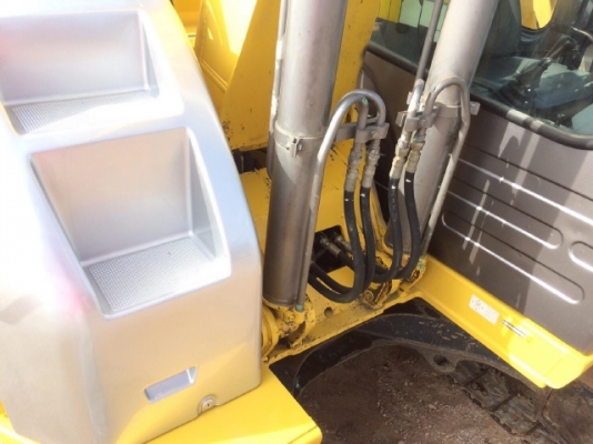 ขายรถแบคโฮ KOBELCO SK135SR YY04 ปี 2006 รถเก่าญี่ปุ่นไม่เคยใช้งานในไทย  สภาพสวยพร้อมใช้งาน มีVDOการทำงานครับ