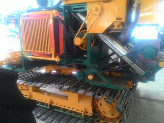 รถเกี่ยวข้าว Sun Sun