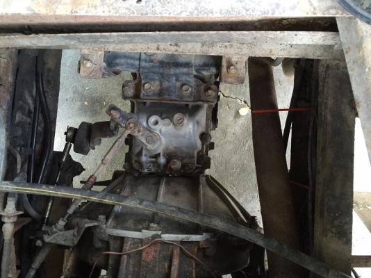 ขายเครื่องอีซูซุ4BD1 พร้อมเกียร์ เครื่องดีครับแน่นๆ ยังไม่ยกออกจากรถ มาลองขับได้เลยครับ ขาย 46000 บาท