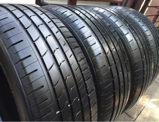 ยาง Roadstone 235 50 19 กลางปี14 ดอกเต็ม เนื้อนิ่ม ราคาไม่แพง ยาง Roadstone 235 50 19 กลางปี14 ดอกเต็ม เนื้อนิ่ม ราคาไม่แพง
