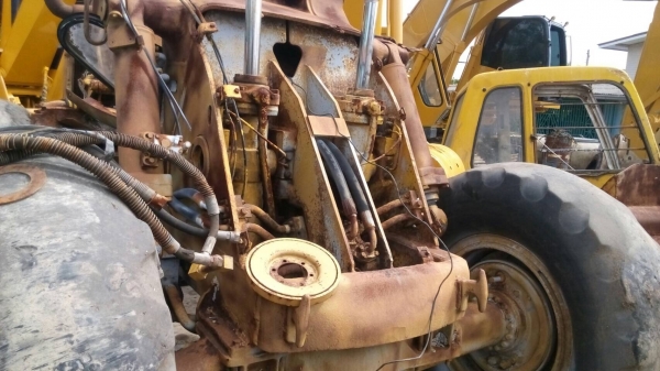 ขายรถตักล้อยาง CAT-922 ขายตามสภาพอุปกรอยู่ครบหมด เครื่องติดได้ รถวิ่งได้ไม่มีเวลาซ่อมครับ ขายไม่แพง