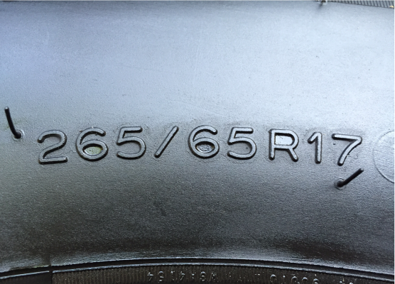 ยาง Michelin 265 65 17 ปี14 ดอกเต็ม ไม่มีปะ เนื้อนิ่ม ราคาไม่แพง