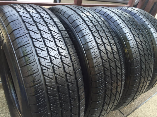 ยาง Michelin 265 65 17 ปี14 ดอกเต็ม ไม่มีปะ เนื้อนิ่ม ราคาไม่แพง