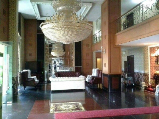 ขายอพาร์ทเม้นท์ ใกล้ ABAC บางนา เนื้อที่ 6 ไร่เศษ 265 ห้อง มี 2 อาคาร 5 ชั้น และ 8 ชั้น