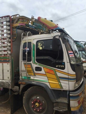 หกล้อเดกก้า 195