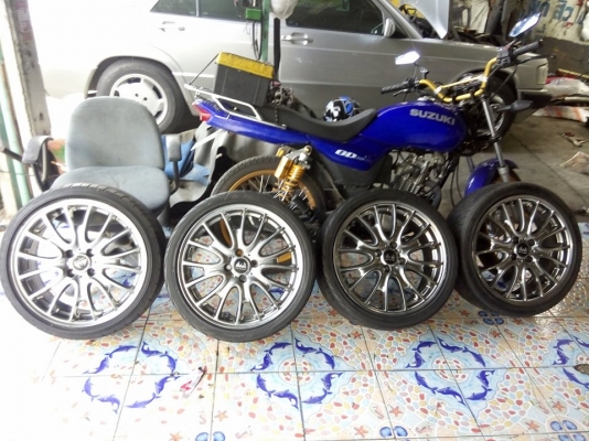 ล้อลายมินิ ขอบ 17 กว้าง 7 พร้อมยาง