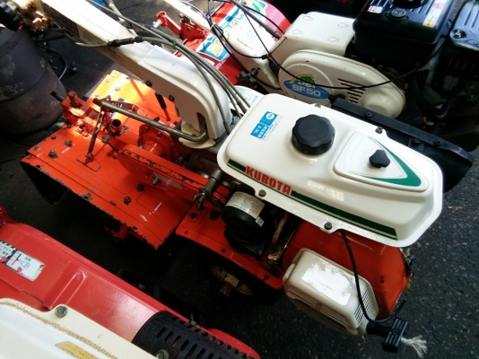 รถพรวนดินเดินตามคูโบต้า เบนซิลยางใหม่พร้อมใช้ เครื่อง 6.5 HP (รหัสสินค้าB-03)