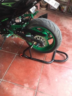 z800  ของแต่งเต็มๆไม่ต้องแต่งอะไรแล้วครับไม่ล้มไม่ชนจัดไฟแนนหรือเงินสดก้ได้
