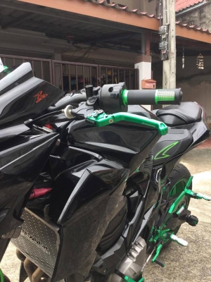 z800  ของแต่งเต็มๆไม่ต้องแต่งอะไรแล้วครับไม่ล้มไม่ชนจัดไฟแนนหรือเงินสดก้ได้