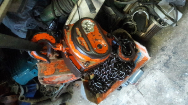 ขาย !! รอกโซ่.ขนาด1.5ตัน.ตราช้าง.elephant.K-75สภาพเดิมๆพร้อมใช้