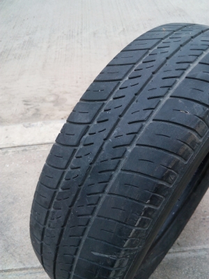 ยางขอบ 12   155/70R12   DEESTONE   มี 1 เส้น  tel.081-4273941 ไอดีไลน์ 0814273941