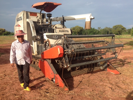 ขายรถเกี่ยวข้าว DC 95.รถปี 54  ไมค์ 2000 โล