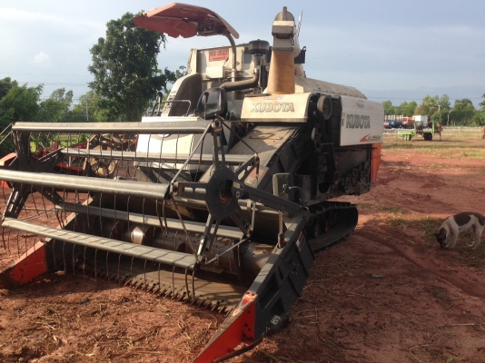 ขายรถเกี่ยวข้าว DC 95.รถปี 54  ไมค์ 2000 โล