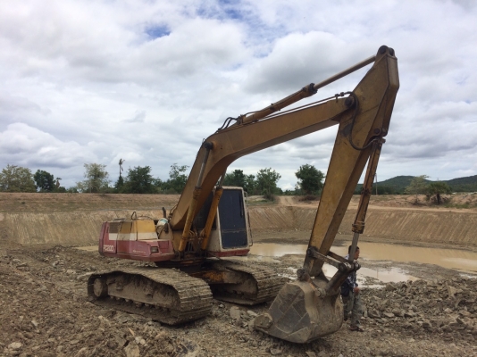 ขายkomatsu PC 200-5 ขายkomatsu PC 200-5