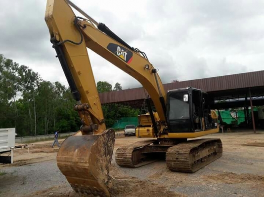 cat 320  d