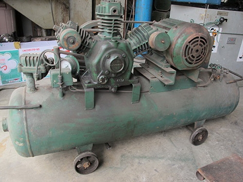 ขายปั๊มลมลูกสูบ3หัวสูบ ขนาด3แรงไฟ3เฟส เสียงเงียบบมากพร้อมใช้ ขายปั๊มลมลูกสูบ3หัวสูบ ขนาด3แรงไฟ3เฟส เสียงเงียบบมากพร้อมใช้