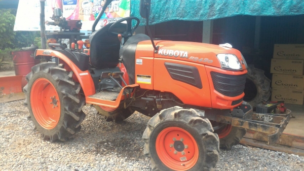 ขายรถไถ KUBOTA B2420 2เพลา 712ชม. ทะเบียนพร้อมโอน ราคา 175,000 อ.แกลง จ.ระยอง มีบริการขนส่งทั่วไทย DC Tractor Rayong 0818618678,0899347475 https://www.facebook.com/DC-Tractor-Rayong-3071545327&hellip;/shop&hellip; id line=081-8618678 id line=089-9347475