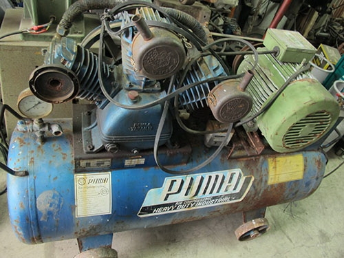 ขายปั๊มลมPUMAขนาด5แรงรุ่นPP 35ขนาดใหญ่ มอเตอร์SAMCOขนาด7.5แรง หัวปั๊มเสียส่วนอื่นใช้ได้ครบๆขายตามสภาพ