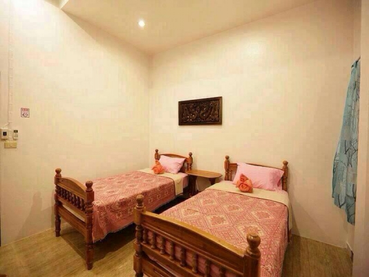 ขายโรงแรม 8 ห้อง บนที่ดิน 142 ตร.ว.ติดถนน จรดวิถีถ่อง สุโขทัย