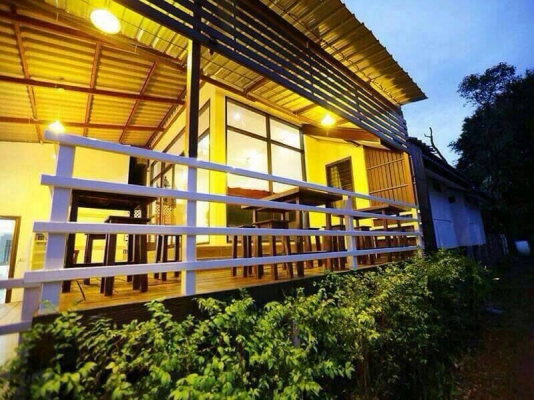 ขายโรงแรม 8 ห้อง บนที่ดิน 142 ตร.ว.ติดถนน จรดวิถีถ่อง สุโขทัย