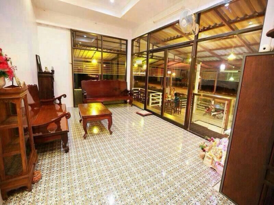 ขายโรงแรม 8 ห้อง บนที่ดิน 142 ตร.ว.ติดถนน จรดวิถีถ่อง สุโขทัย