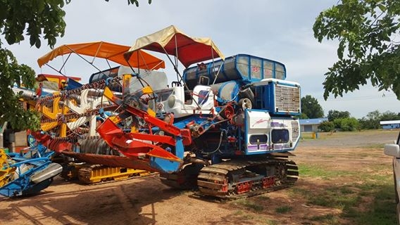 ขายรถเกี่ยวศักดิ์หพัฒนา SS501T ปี52เครื่องHINO JO8Cเทอร์โบว์ สภาพเดิมสวย สภาพพร้อมลงงาน เครื่องแน่น