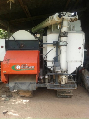 ขายรถเกี่ยว คูโบต้าDC70Gอุ้ม ปี55 ทำงานพันเก้าร้อย ชม. ช่วงล่างดี ขายรถเกี่ยว คูโบต้าDC70Gอุ้ม ปี55 ทำงานพันเก้าร้อย ชม. ช่วงล่างดี