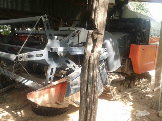 ขายรถเกี่ยว คูโบต้าDC70Gอุ้ม ปี55 ทำงานพันเก้าร้อย ชม. ช่วงล่างดี