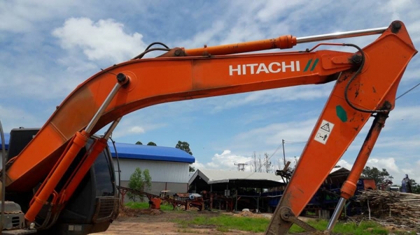 ขายรถขุดแบ็คโค hitashi ZX200-3 ไฟฟ้าครบ สภาพทำงานปกติ เครื่องเดิม