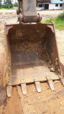 ขายรถขุดแบ็คโค hitashi ZX200-3 ไฟฟ้าครบ สภาพทำงานปกติ เครื่องเดิม