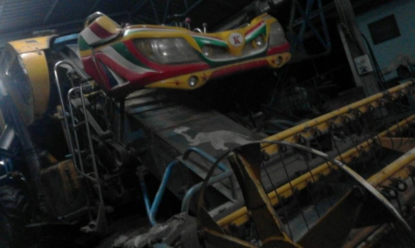 ขายรถเกี่ยวข้าวเจ้าช้างไวไฟ ปี53 เครื่องมิตซู6D17 ช่วงล่าง12ปปั๊ม23 ช่วงล่างใหม่ ขายรถเกี่ยวข้าวเจ้าช้างไวไฟ ปี53 เครื่องมิตซู6D17 ช่วงล่าง12ปปั๊ม23 ช่วงล่างใหม่