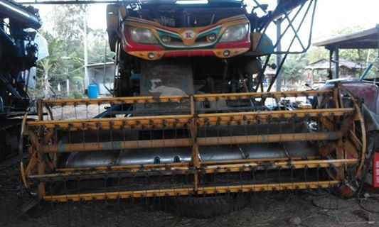 ขายรถเกี่ยวข้าวเจ้าช้างไวไฟ ปี53 เครื่องมิตซู6D17 ช่วงล่าง12ปปั๊ม23 ช่วงล่างใหม่