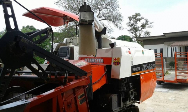 ขายรถเกี่ยวข้าวคูโบต้า DC68 G อุ้มช่วงล่างดี เอกสารเล่มทะเบียน ทำงาน1,889ชม.ช่วงล่างดี เฟรมสวยพร้อมทำงาน