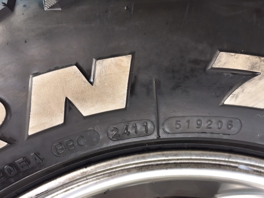 แม็กซ์เล็บเหยี่ยวพร้อมยางสภาพดีครับ แม็กซ์ขอบ 16 กว้าง 8 นิ้ว ออฟ 0 ยาง 764 ติดต่อเบอร์นี้นะครับ 0623964108 หรือ 0619683081 แม็กซ์เล็บเหยี่ยวพร้อมยางสภาพดีครับ แม็กซ์ขอบ 16 กว้าง 8 นิ้ว ออฟ 0 ยาง 764 ติดต่อเบอร์นี้นะครับ 0623964108 หรือ 0619683081