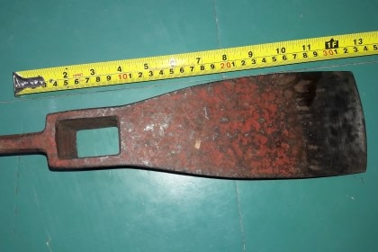 ขายจอบหงอนโบราณตราขวานไขว้เหล็กดียาว13" หน้าจอบ4" สวยๆ ขายจอบหงอนโบราณตราขวานไขว้เหล็กดียาว13" หน้าจอบ4" สวยๆ