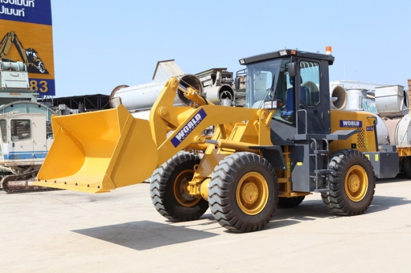 รถตักล้อยางใหม่ World W136 ขนาด2คิว เก๋งแอร์พร้อม รับประกันให้1ปีเต็ม