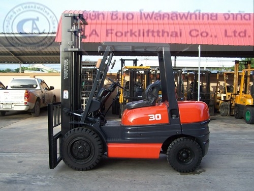 ขาย รถโฟล์คลิฟท์ TOYOTA รุ่น 6FD30