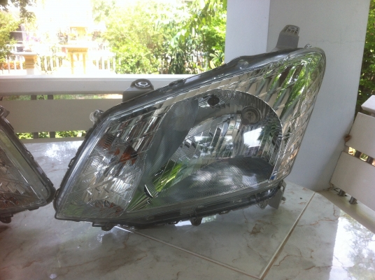 ขายไฟหน้ารถ ออนิว ดีแม็ค ถอดป้ายแดงสภาพไม่มีที่ติครับ