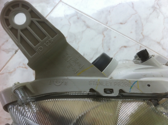 ขายไฟหน้ารถ ออนิว ดีแม็ค ถอดป้ายแดงสภาพไม่มีที่ติครับ