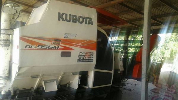 ขายรถเกี่ยวข้าว KUBOTA DC95GM ปี57 ใช้งาน1160ชั่วโมง รถสวยสภาพดีมาก เอกสารพร้อมโอน ราคา690,000 สนใจโทร 090-8588220คุณนะ 093-3258446คุณบิว หรือเข้าดูสินค้าอื่นๆได้ที่ www.narong2truck.com หรือ www.truck.in.th/498 หรือเพจFacebook ณรงค์ ซื้อขายรถมือสอง (เว็บ